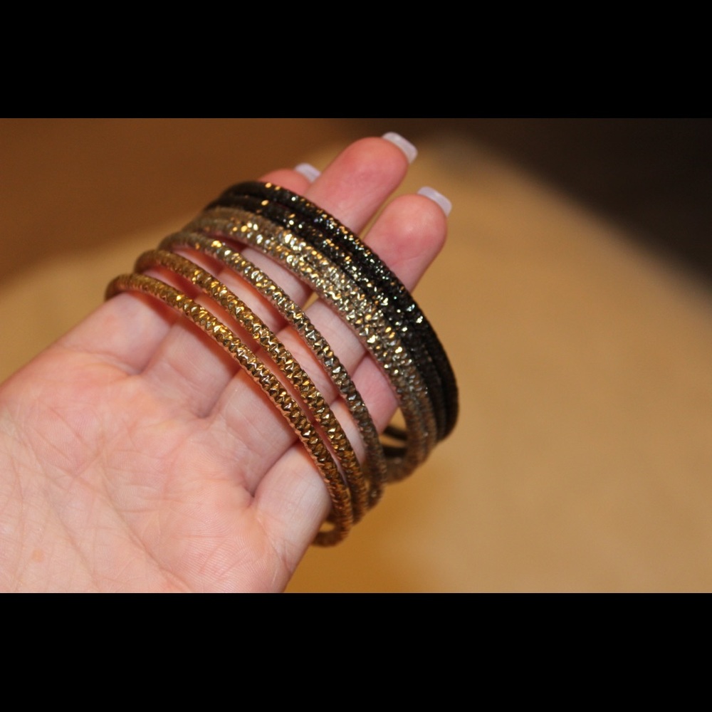 Bracelets - Picture 3 of 4
